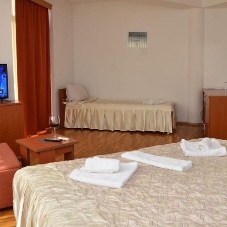 Hotel Diplomat Plus Охрид Экстерьер фото